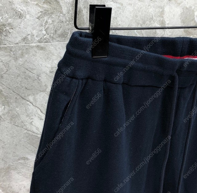 톰브라운 암밴드 쇼츠 밴딩 반바지 3칼라 이미지