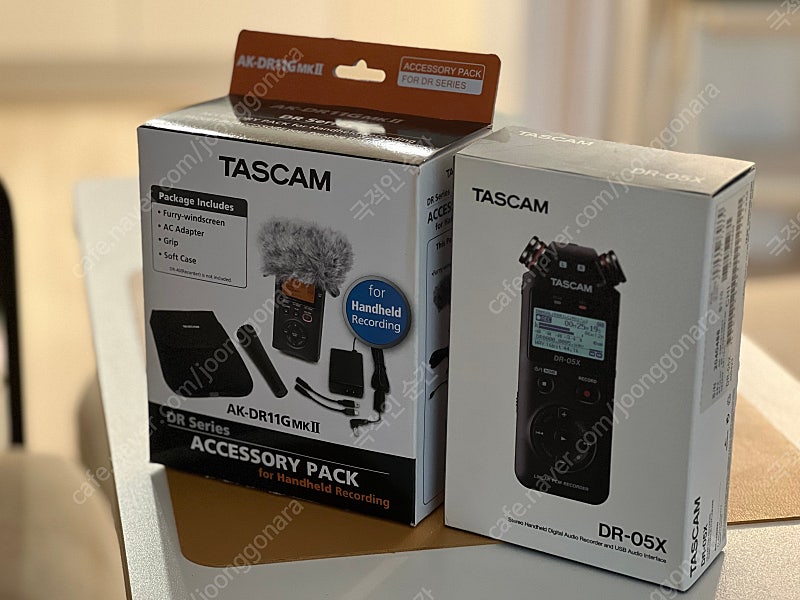 타스캠 DR-05X TASCAM 레코더 + AK-DR11Gmk2 악세사리 킷 일괄 판매합니다