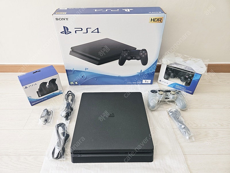 PS4 슬림 1TB 제트블랙 (CUH-2218B) + 듀얼쇼크4 2EA + 듀얼쇼크4 듀얼 충전 거치대 + 라스트 오브 어스 풀셋 일괄 판매