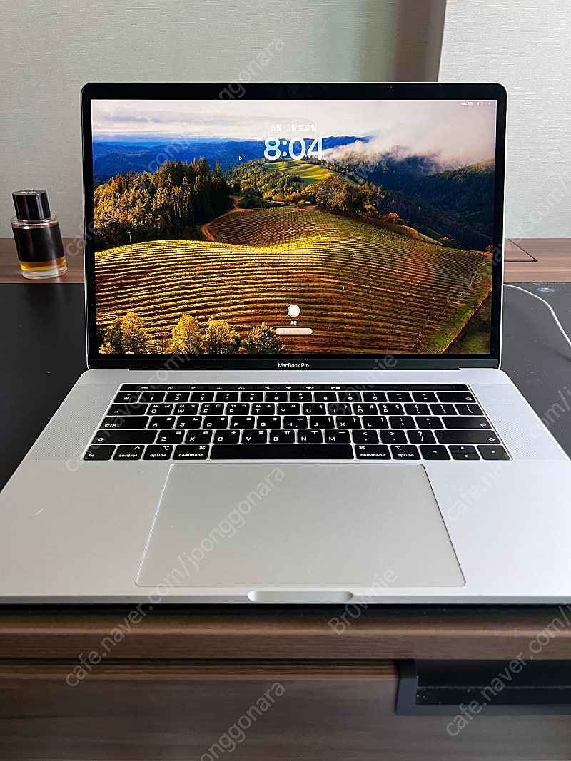 맥북프로 15인치 터치바 모델 2018년형 i7 용량512gb 16gb RAM