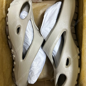 새상품)킨샨티 240 타우페 keen shanti taupe