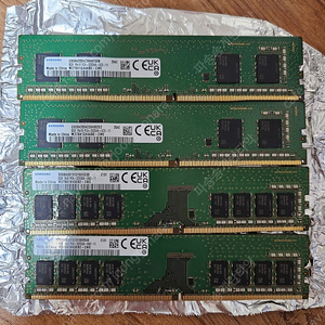 삼성 DDR4 3200 8g 램 4개 팝니다.