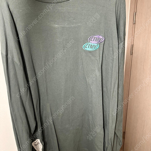 즛토마요 5th HP TOP LongTee 1 (Charcoal)