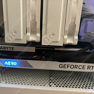 기가바이트 rtx 4070super aero oc 화이트팝니다