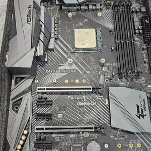 FATAL1TY ASRock x470 gaming k4 메인보드 팝니다.