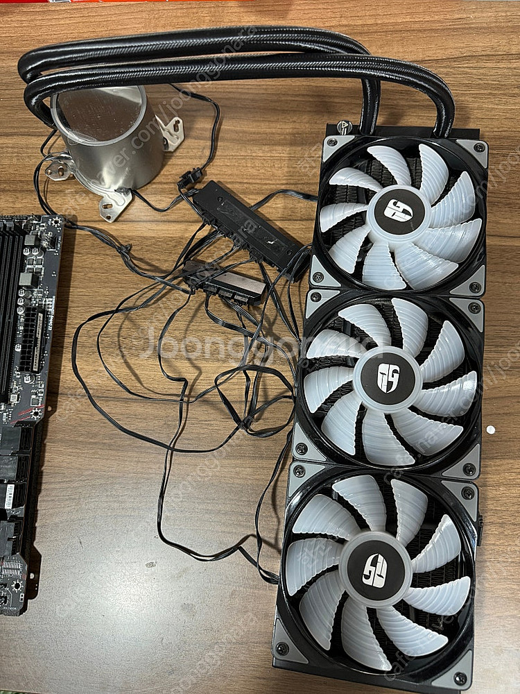 Amd 3900x + msi x570 + 딥쿨 수냉 3...--1