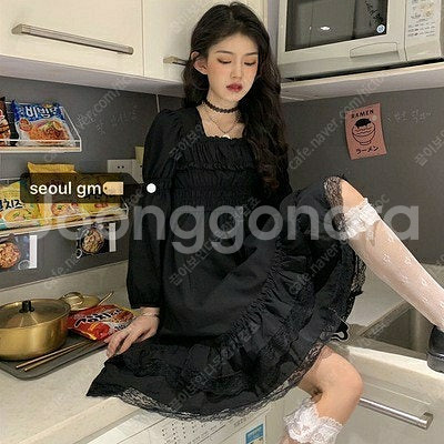 1.8 블랙 프렌치 넥 러플 원피스 / 고스로리 / 고...--0