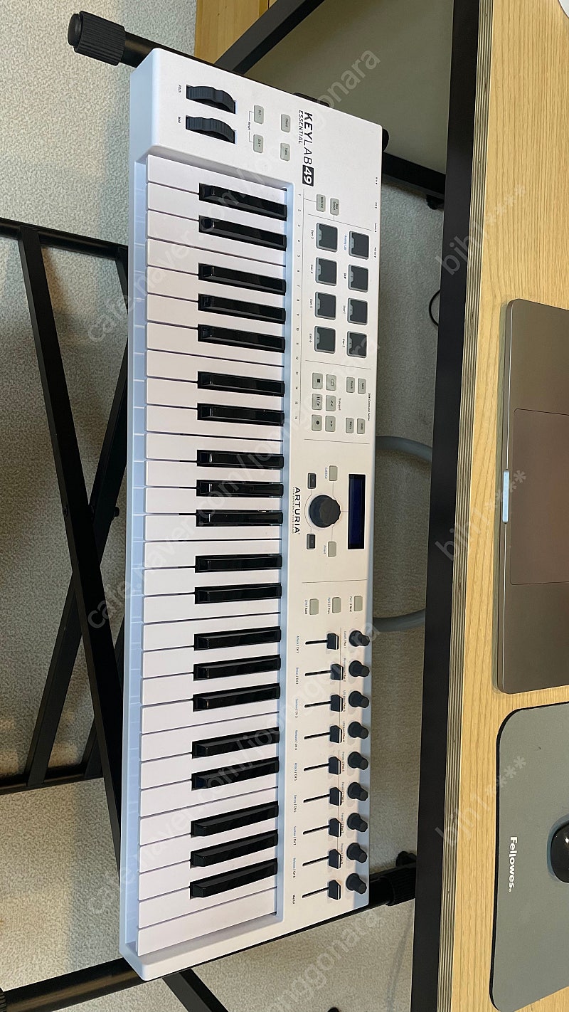 Arturia keylab essential 49 White Edition 아투리아 키랩 에센셜 49 화이트 에디션 마스터 키보드 (건반) 팝니다