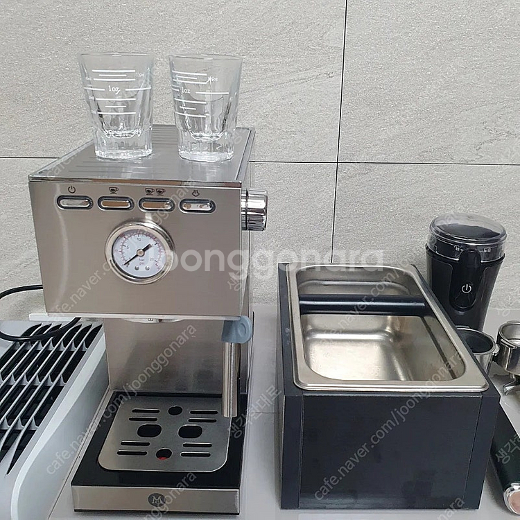 맥널티 에스프레소 반자동 커피머신 + 커피용품 일체 팔...--1