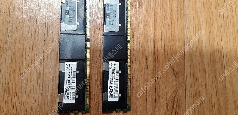 서버용 메모리 4GB 2R×4 PC2-5300F 2개 있습니다. 2개에 1만원.