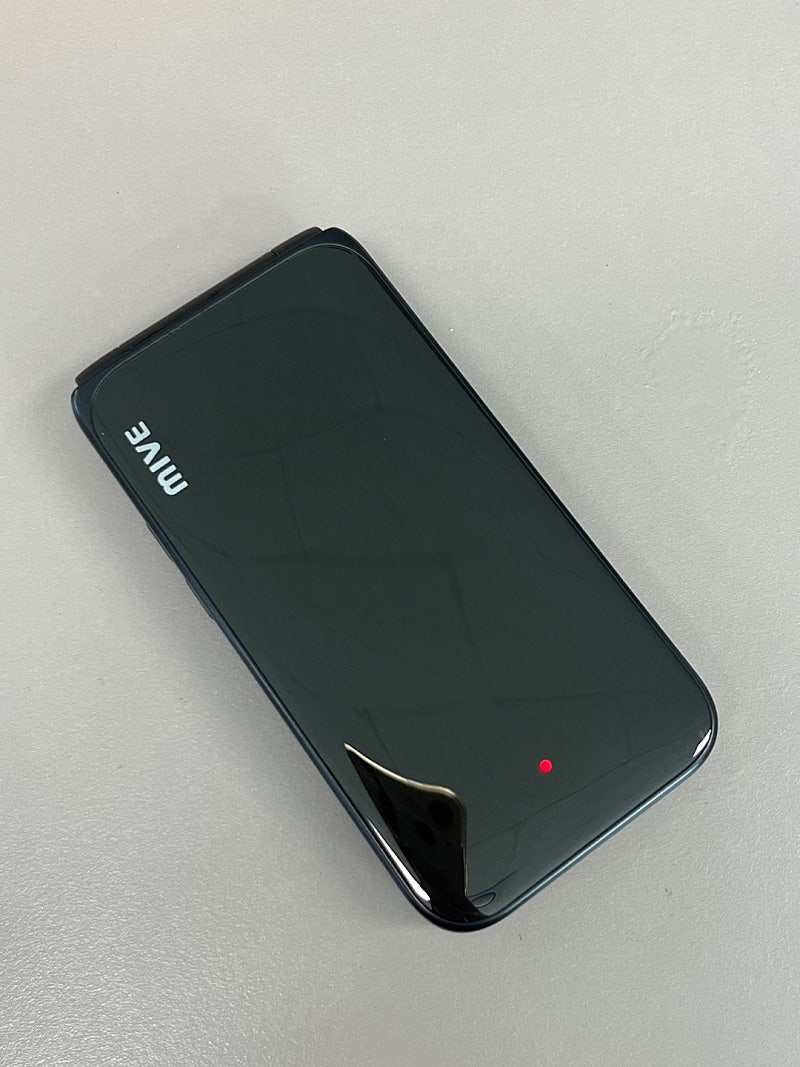 마이브 스타일폴더폰 블랙 32기가 23년 4월개통 깨끗한폰 9만에 판매