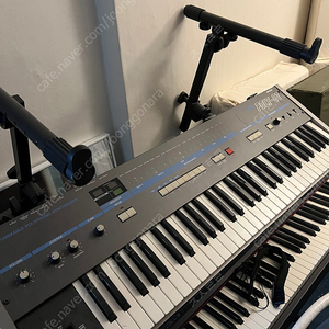 Korg Poly 61 빈티지 신디사이저