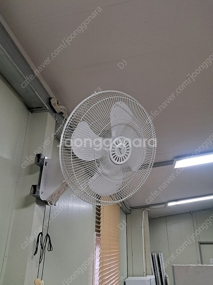 한일 벽걸이형 선풍기 대형 싸게 처분합니다.--0