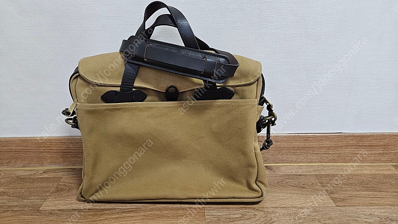 필슨(FILSON) 256 탄(Tan) 색상