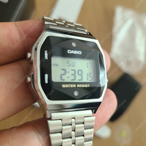 CASIO 카시오 빈티지 메탈 전자 손목 시계 A159 천연 다이아 실버 은색 중고제품 판매합니다. A159WAD-1