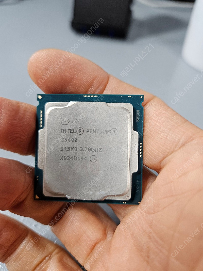 인텔 8세대 G5400 펜티엄CPU 팝니다.