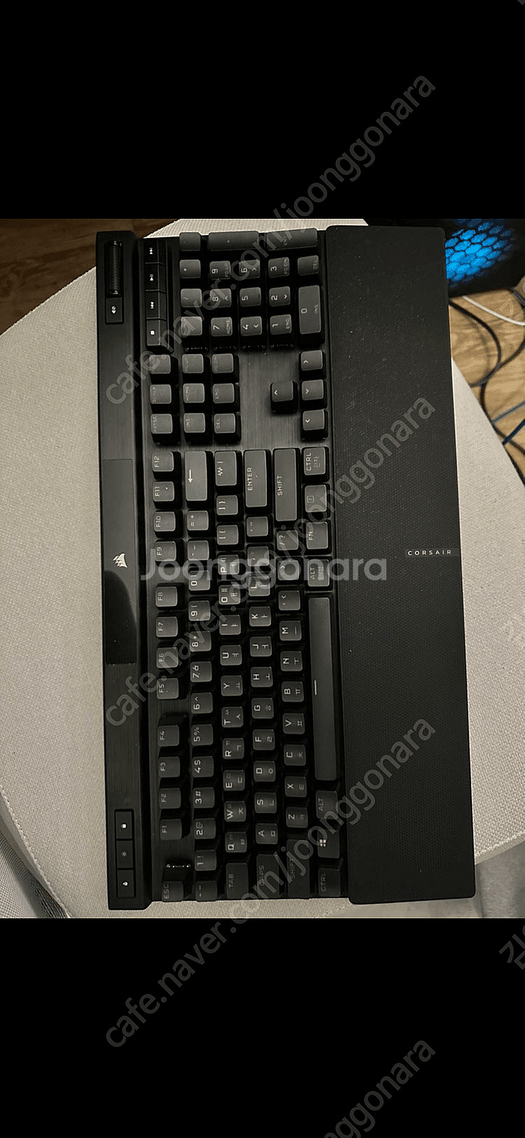커세어 K70 RGB Pro 청축 키보드 판매합니다--0