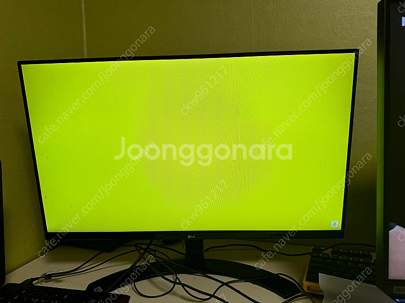 27인치 FHD IPS LG모니터 팝니다.--4
