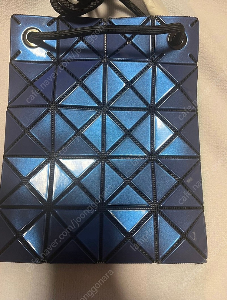 바오바오 이세이미야케 프리즘 크로스 바디백 이미지