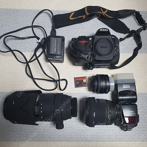 니콘 DSLR D300, 렌즈 + 스트로보 팝니다.