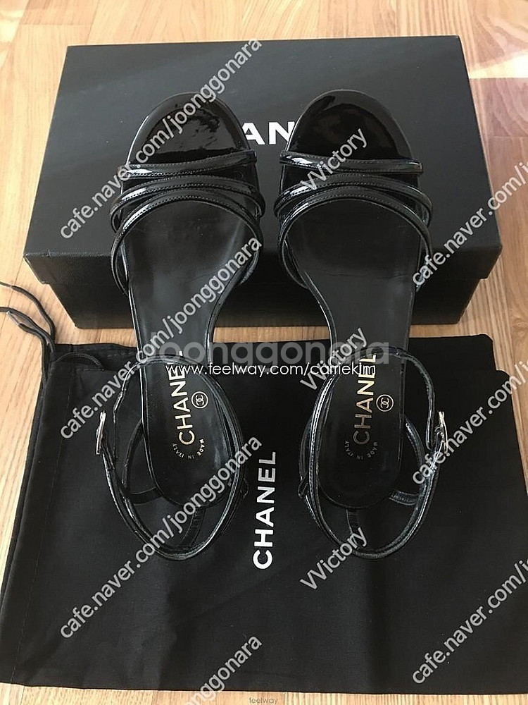 할인> 샤넬 퀼팅 CC 로고 샌들--0