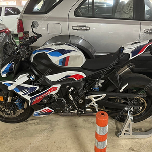 23년 BMW M1000R 팝니다