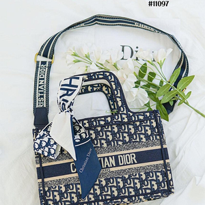 크리스찬 디올 DIOR BOOK DOTE 스트랩 북도트 미니백