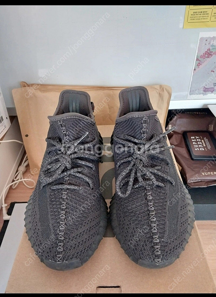 이지부스트 트리플 블랙 350v2 255사이즈 팝니다.--0