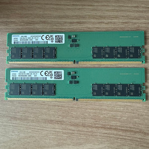 삼성전자 DDR5-4800 32GB 램 * 2 EA 팝니다. 18.4 만원 운포가