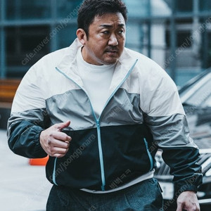 범죄도시3 리복 콜라보 마동석 배우 바람막이 자켓 105 사이즈 팝니다