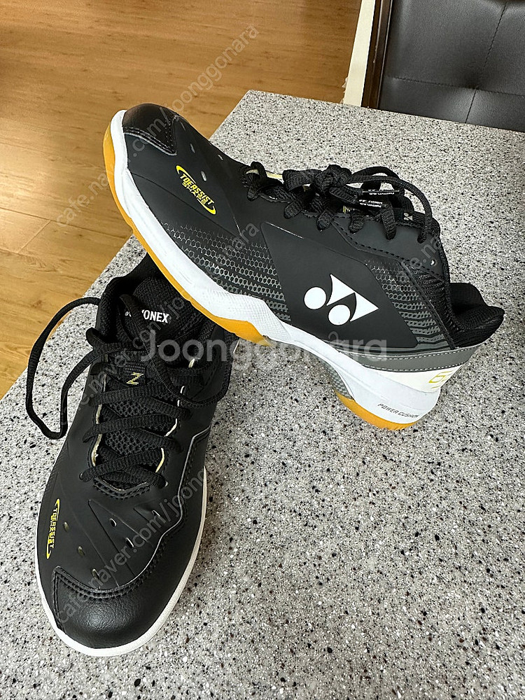 요넥스 배드민턴화 파워쿠션65Z 250--1