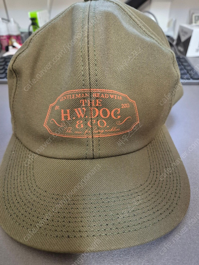 도그앤코 The H.W. Dog & Co 모자 올리브 40사이즈 판매합니다