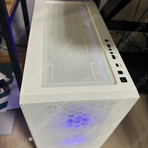 라이젠 7800X3D 4070TI 데스크탑 판매 합니다.