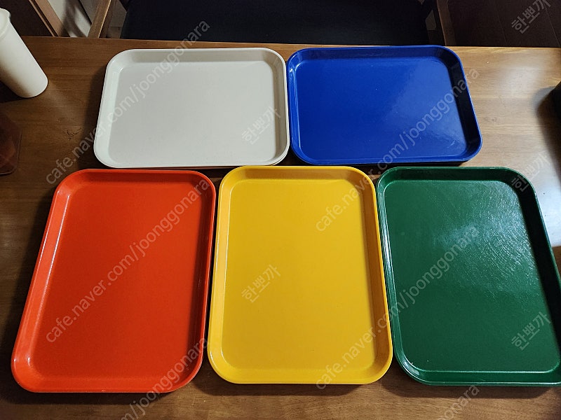 CAMBRO 캠브로 캠트레이 사각 트레이 컬러 쟁반 L 사이즈 팝니다