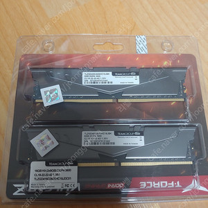 TeamGroup T-Force DDR4 8x2(16G)3600 CL18 팝니다 (택포)