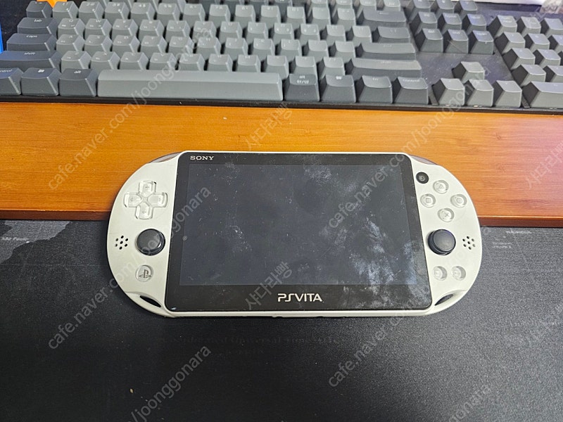 psvita 2세대 본체만 (ㅋㅍ×) + 게임 타이틀 일괄