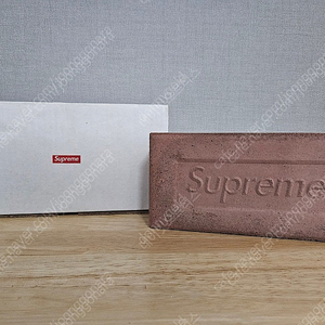 SUPREME 슈프림 브릭