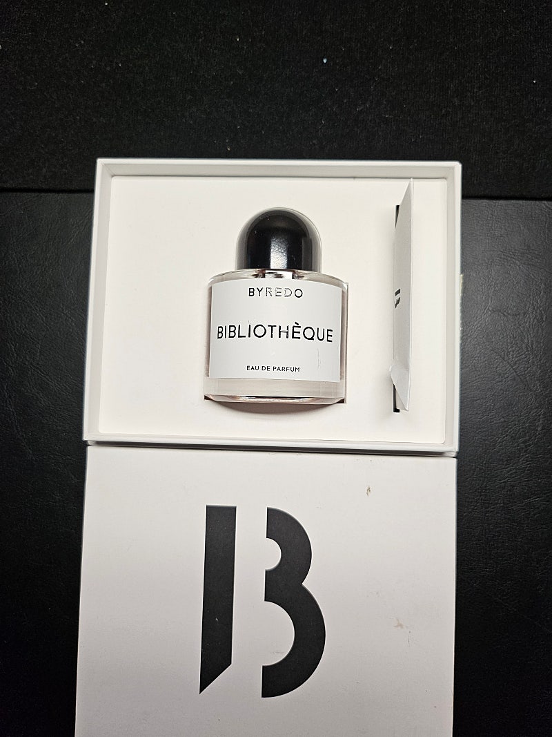 Byredo bibliotheque 50ml 바이레도 비블리오티크. 향수 거의새제품