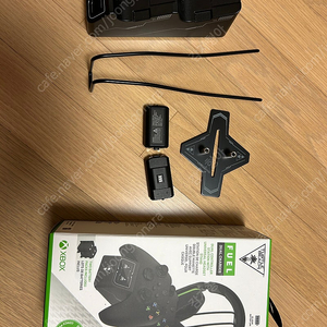 터틀비치 xbox 패드 듀얼차저(충전 스테이션+충전지+헤드셋거치대)