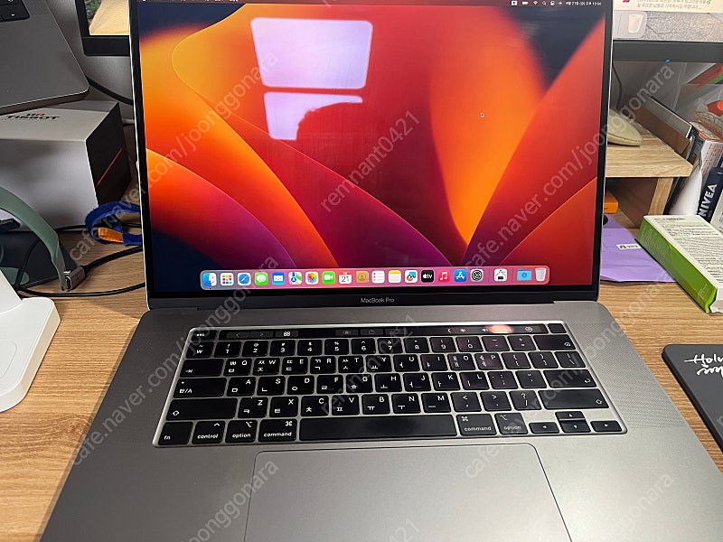 2019 맥북 프로 16인치 터치바 인텔 i7 RAM 32GB SSD 512GB