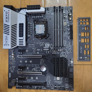 EVGA Z370 classified K + i5-8600K