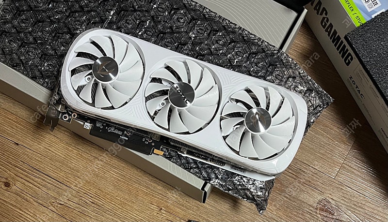 Zotac 4080super trinity OC white