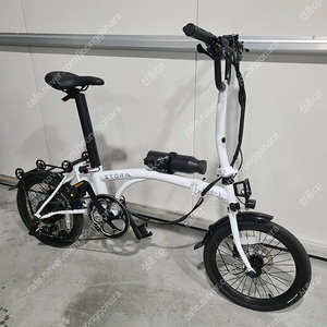 스톰BR 브롬톤 스타일 접이식 트라이폴드 전기자전거 그루E4T 사바E파이크 전기자전거 팝니다.