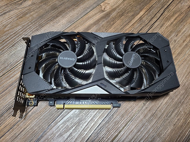 GIGABYTE GTX1660 SUPER 6GB 그래픽카드