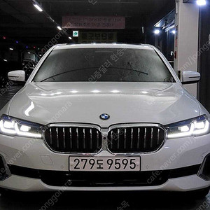 BMW5시리즈 (G30) 530e 럭셔리 (5인승)중고차 할부 리스 카드 저신용자 전액할부 가능합니다