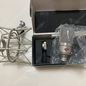 노이만 NEUMANN TLM102 마이크 + 마운트 풀박 팝니다