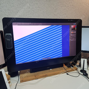 와콤 신티크프로32인치(DTH-3220)+정품플렉스암 팝니다.