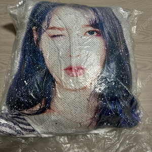 아이유 쿠션