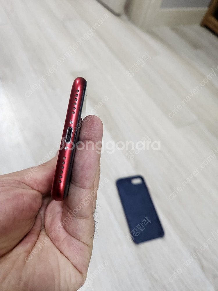 아이폰 SE2 128GB 레드 팝니다.--4