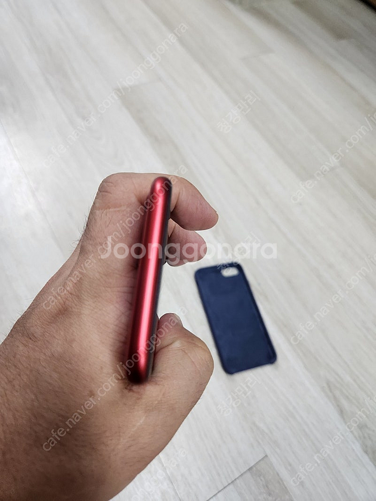 아이폰 SE2 128GB 레드 팝니다.--5